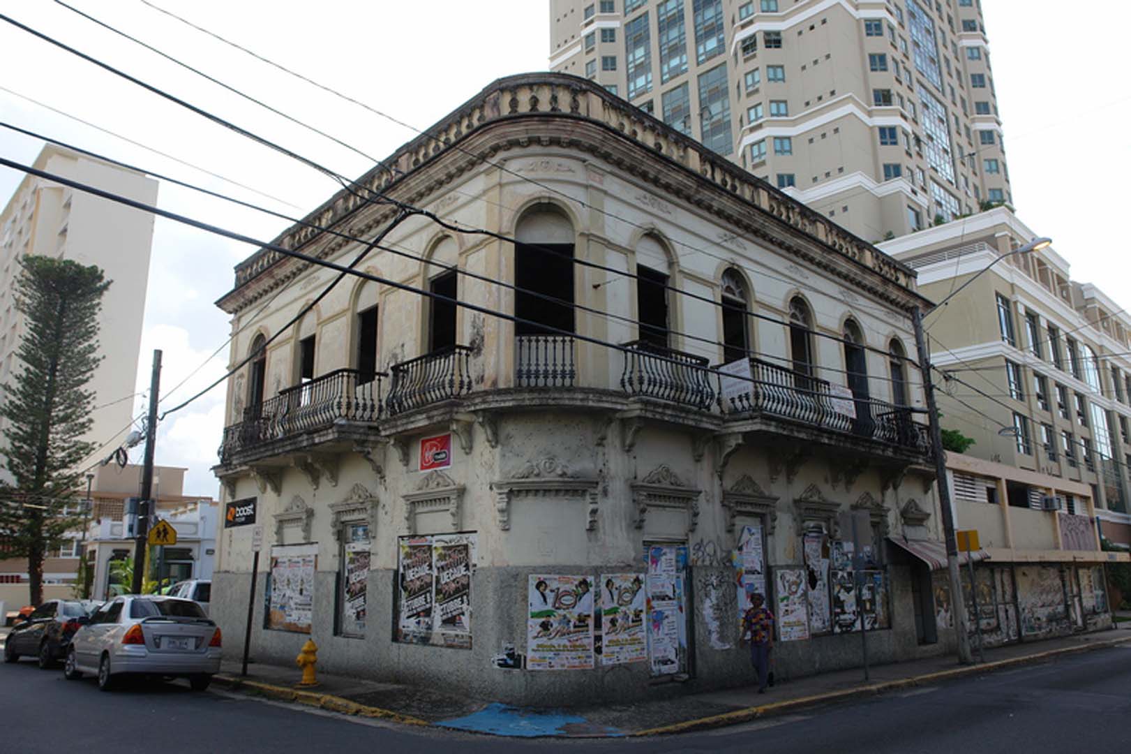 Casco de un edificio abandonado